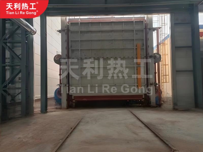 變?nèi)菔脚_車退火爐